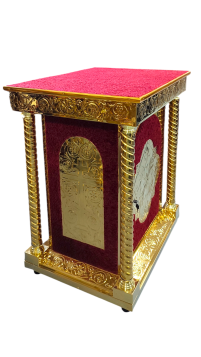 ЖЕРТОВНИК  ↕100см ↔83cм ↕63см  матерія, чеканка, арка